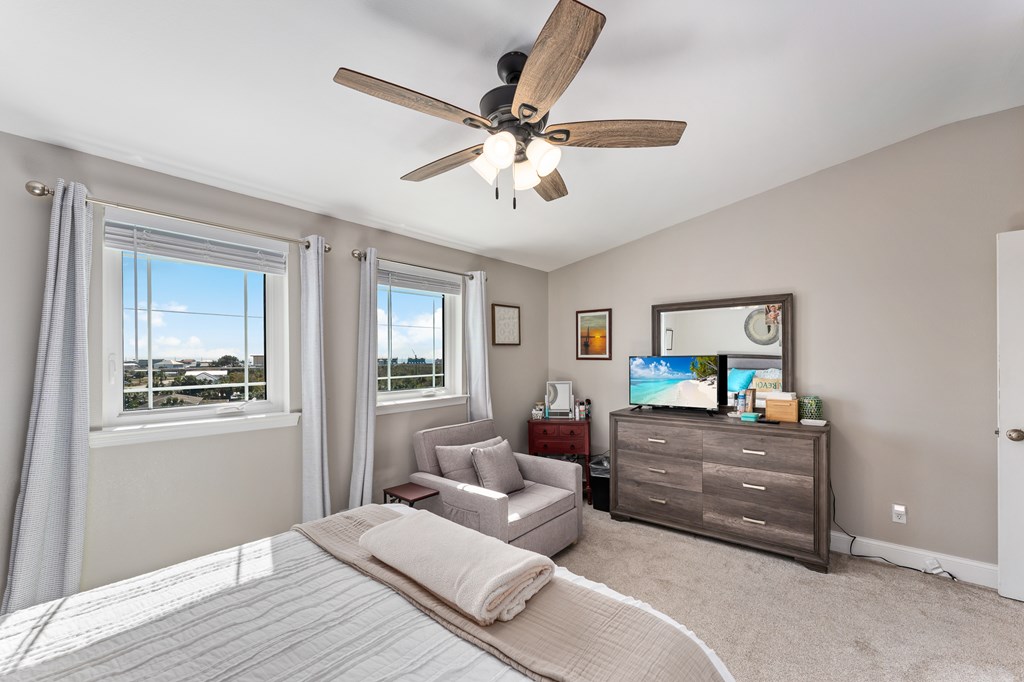 1120 15th St # f, 32456 Unit: 1-f