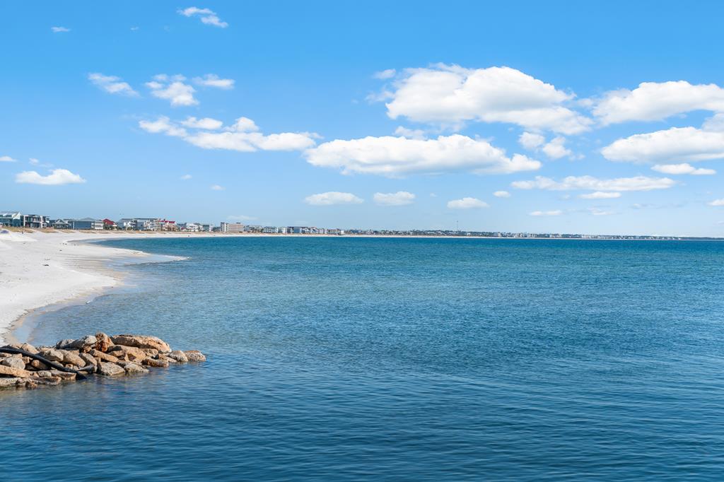 1120 15th St # f, 32456 Unit: 1-f