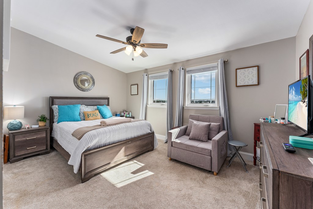 1120 15th St # f, 32456 Unit: 1-f