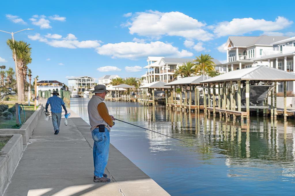 1120 15th St # f, 32456 Unit: 1-f