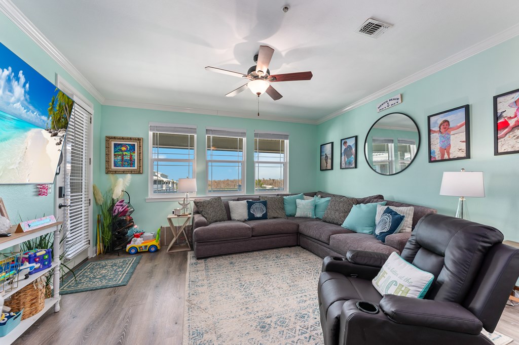 1120 15th St # f, 32456 Unit: 1-f