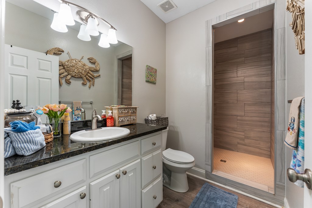 1120 15th St # f, 32456 Unit: 1-f