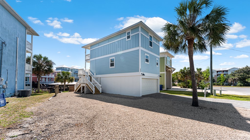 111 N 32nd St, 32456