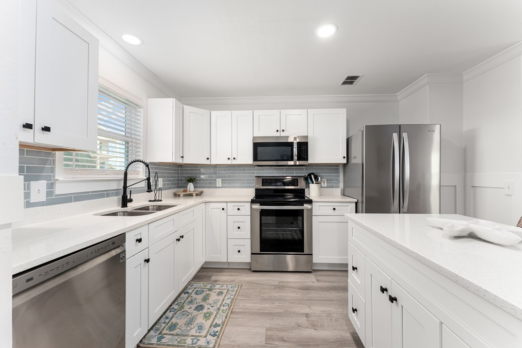 111 N 32nd St, 32456