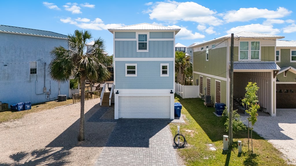 111 N 32nd St, 32456