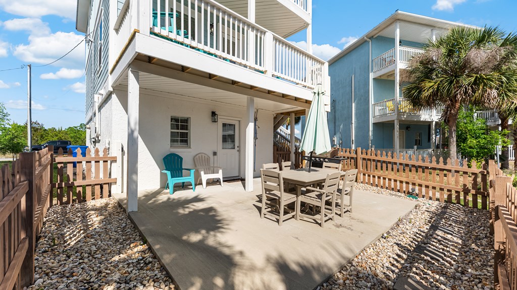 111 N 32nd St, 32456