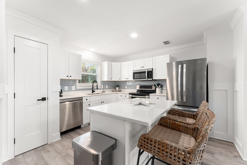 111 N 32nd St, 32456