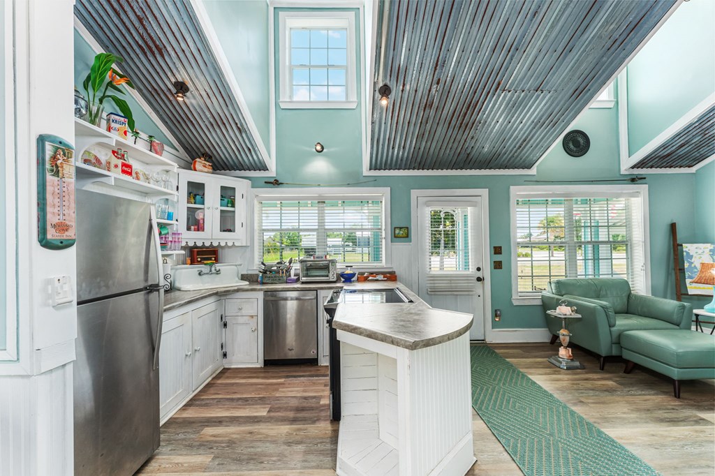 7372 Georgia Ave, Port St. Joe 32456