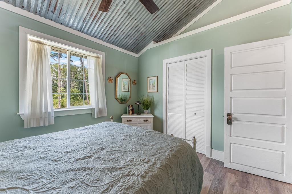 7372 Georgia Ave, Port St. Joe 32456