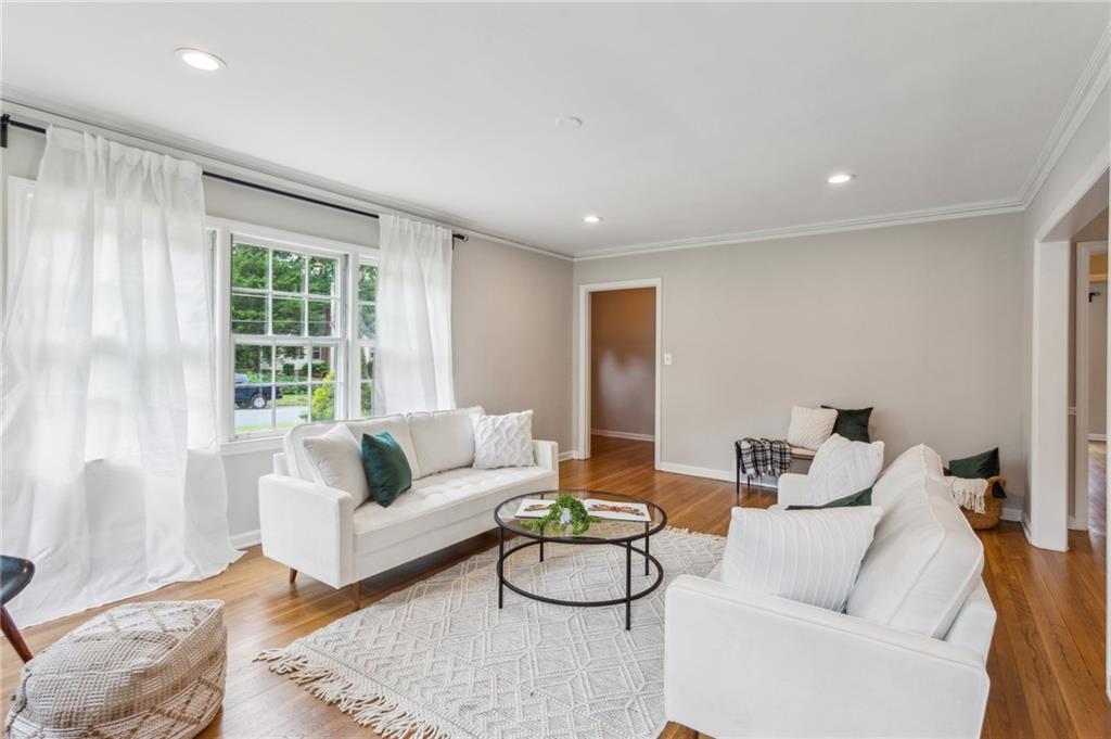 1907 Montrose Drive
