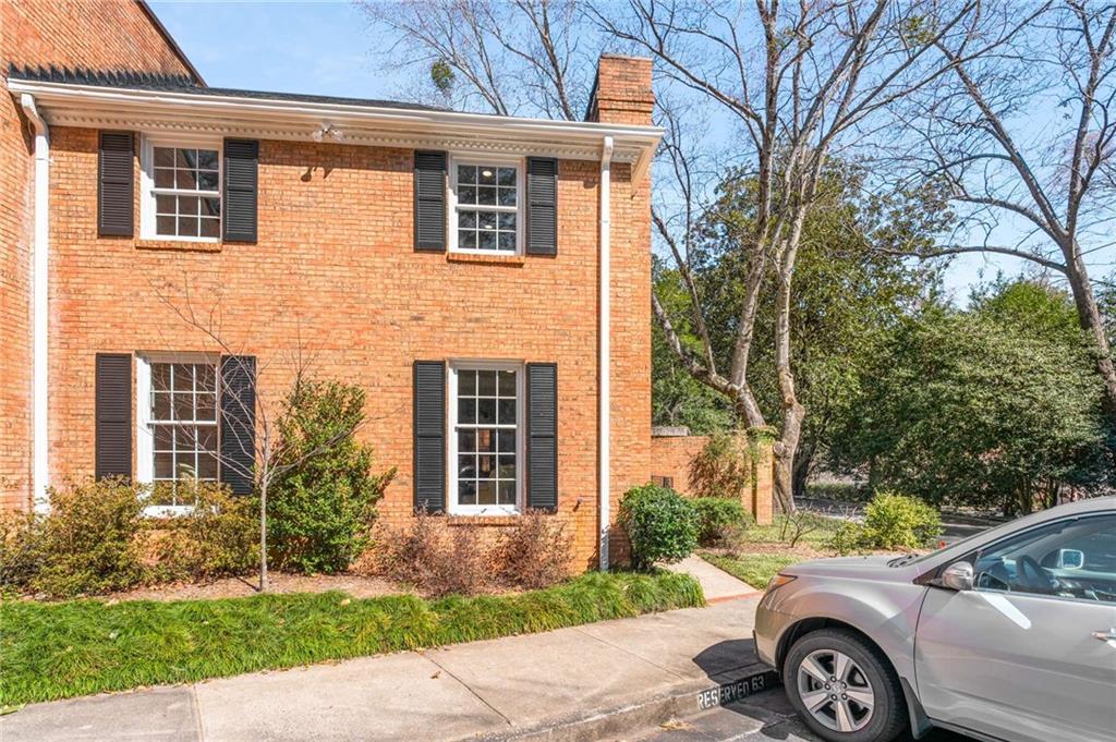 19 Lullwater Place NE