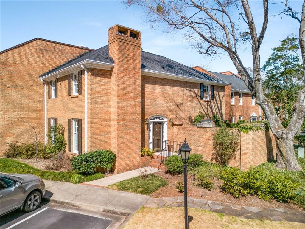 19 Lullwater Place NE