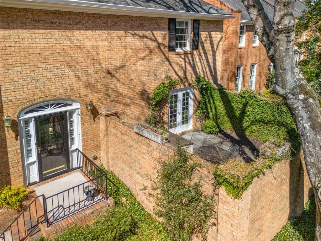 19 Lullwater Place NE