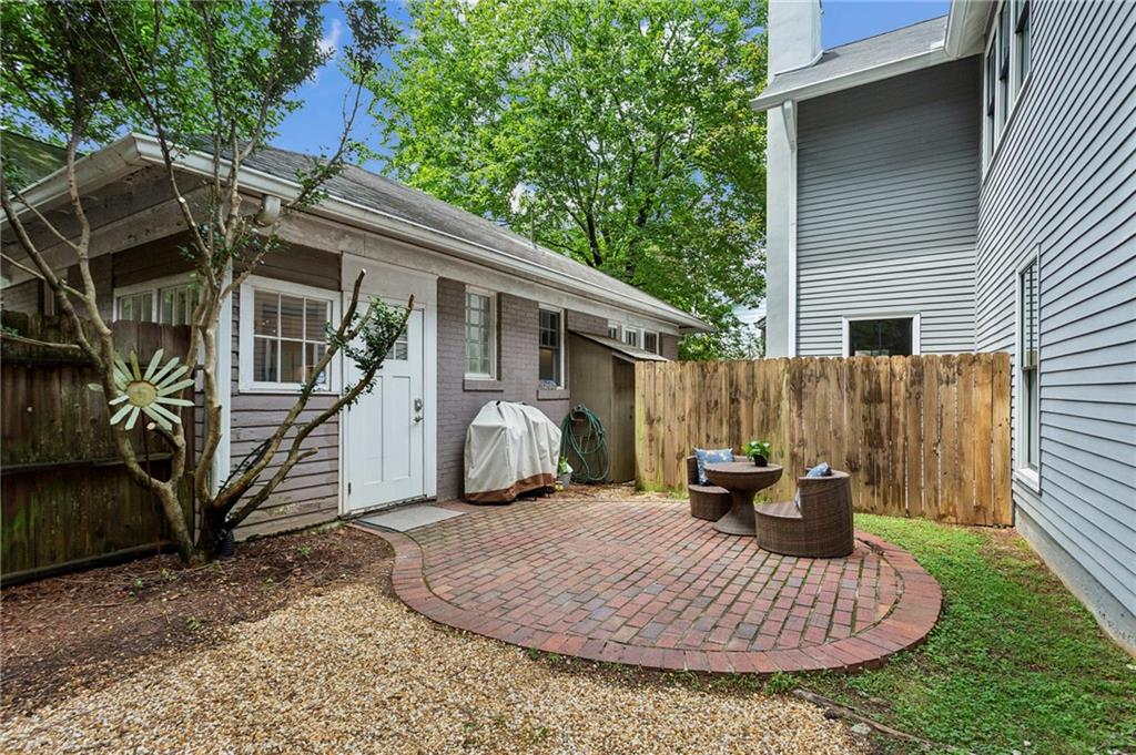 996 Blue Ridge Avenue NE