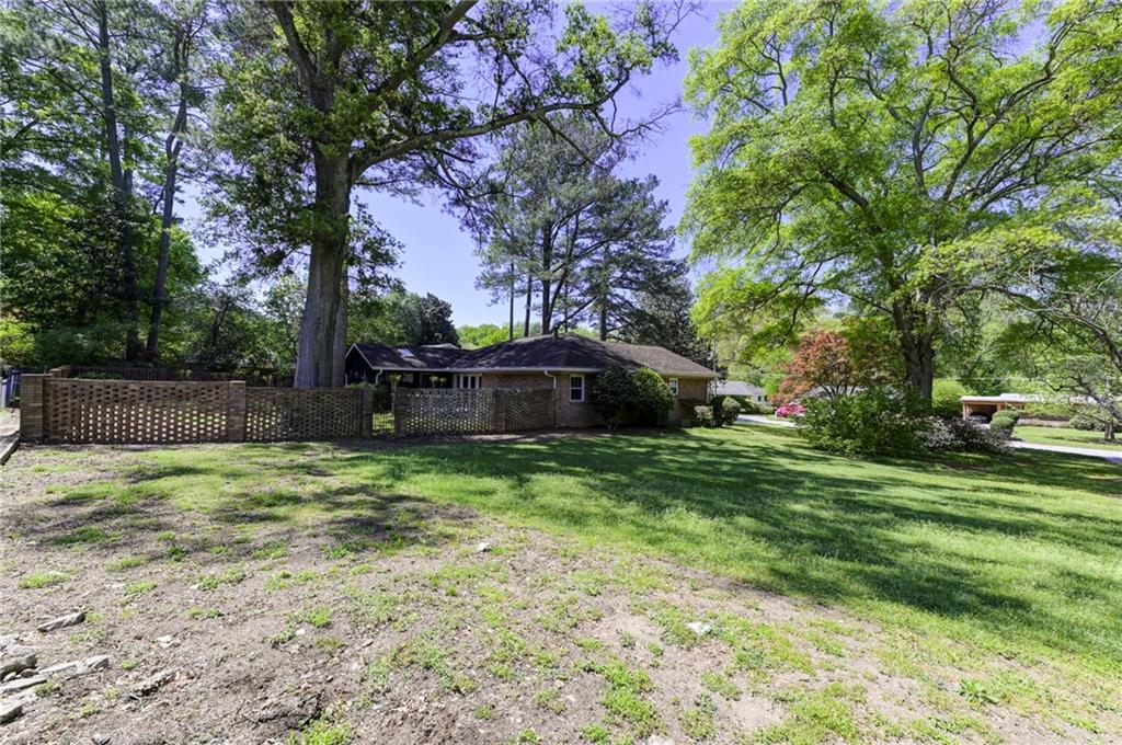 1629 Anita Place NE