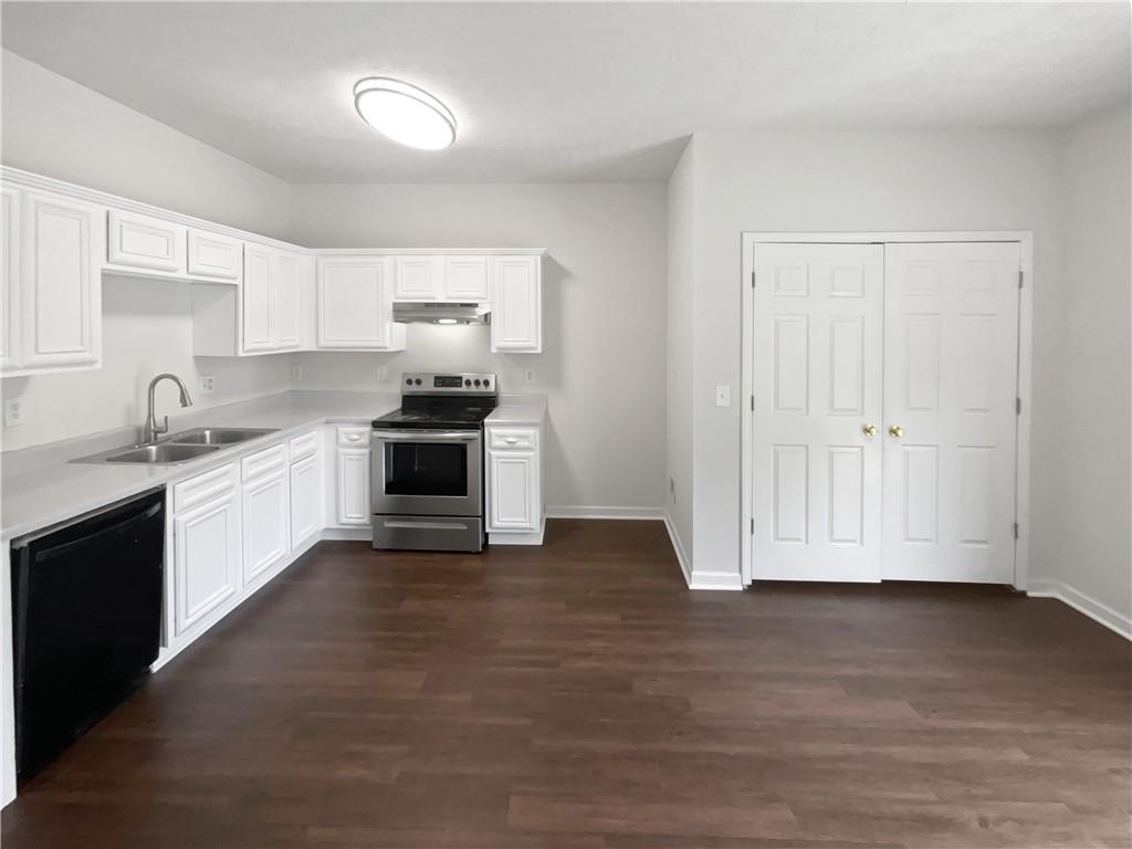 5480 Walnut Lane