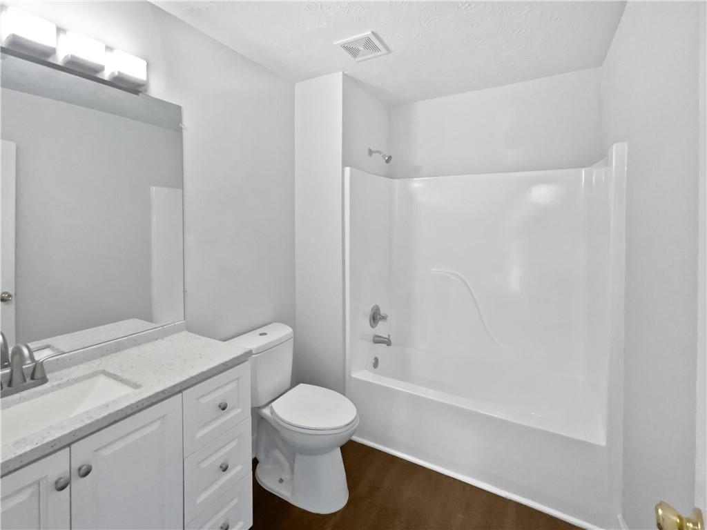 5480 Walnut Lane