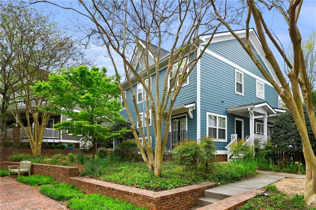 272 Carlyle Park Drive NE