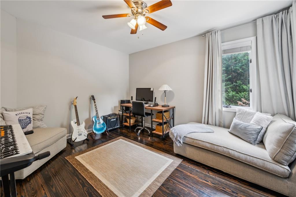 443 Lakeshore Drive NE