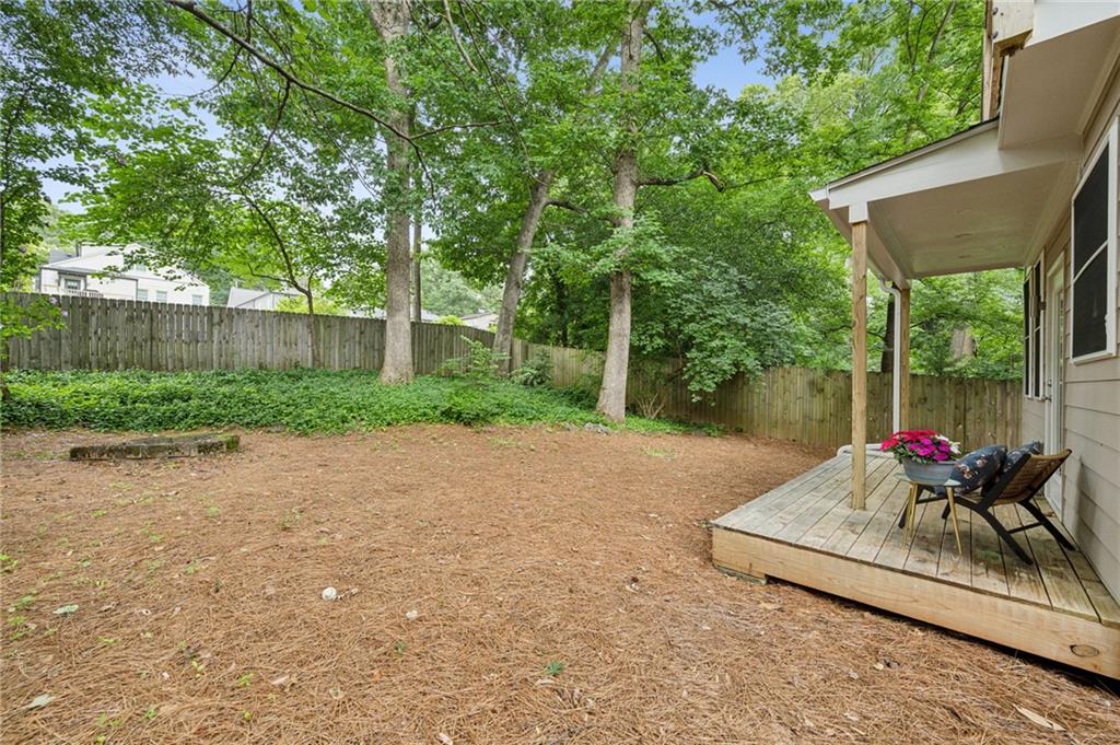 443 Lakeshore Drive NE