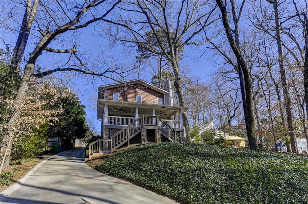 443 Lakeshore Drive NE
