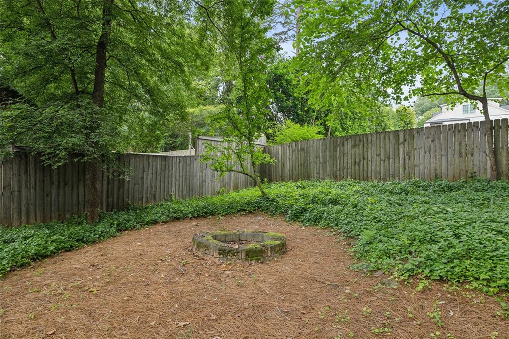 443 Lakeshore Drive NE