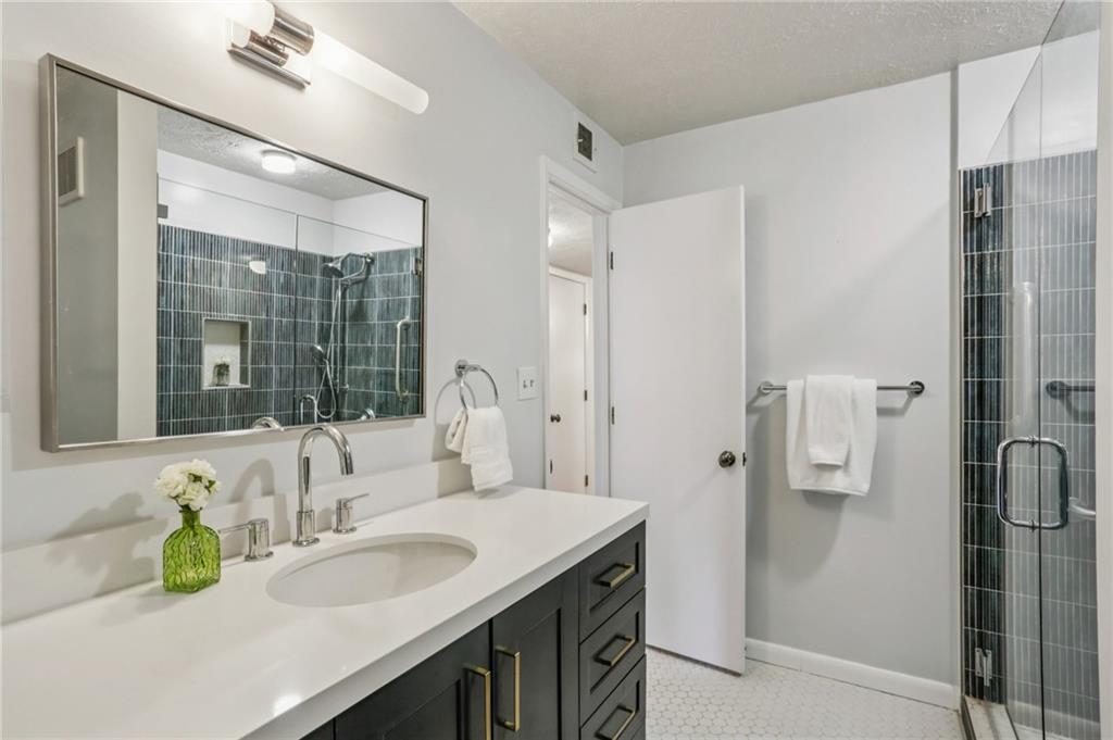 3873 Cedar Circle
