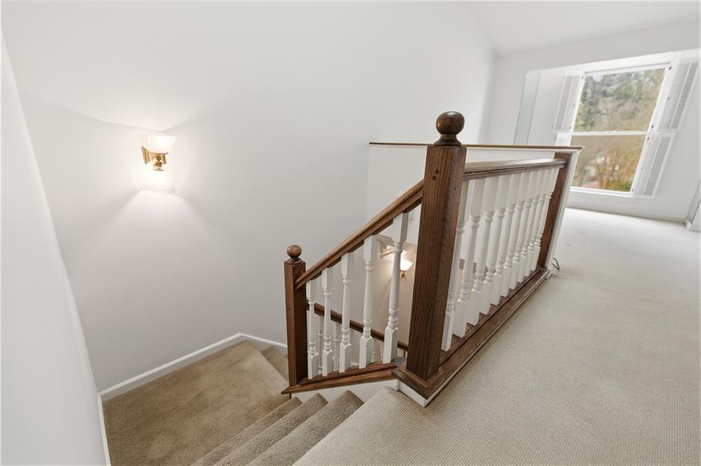 15 Lullwater Estate NE