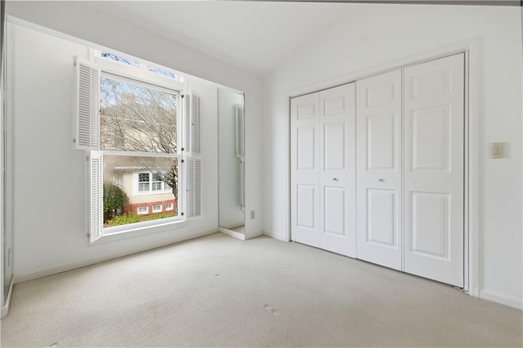 15 Lullwater Estate NE