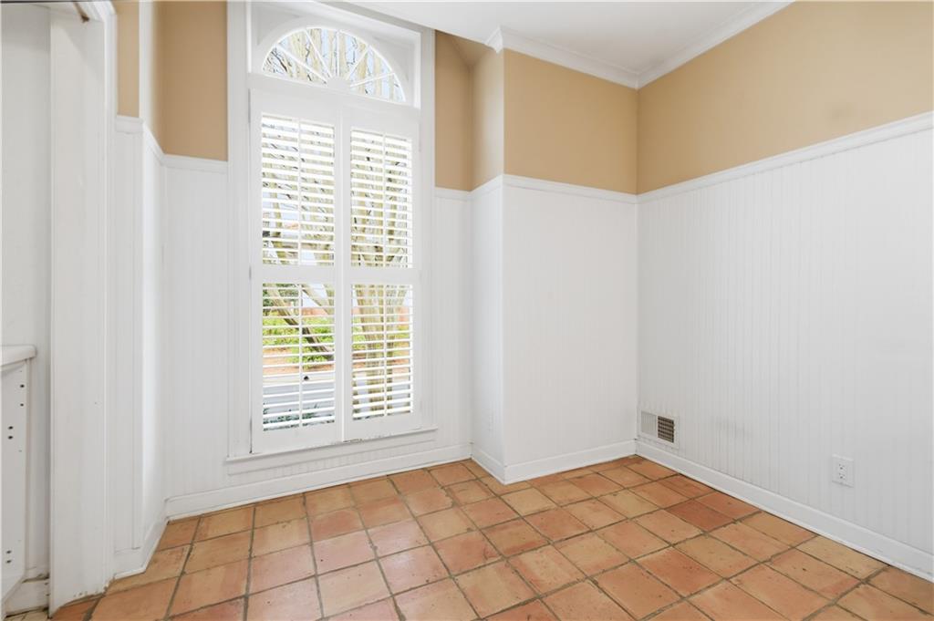 15 Lullwater Estate NE