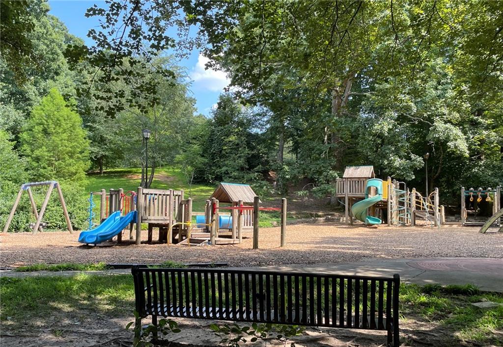19 Lullwater Place NE Unit 19