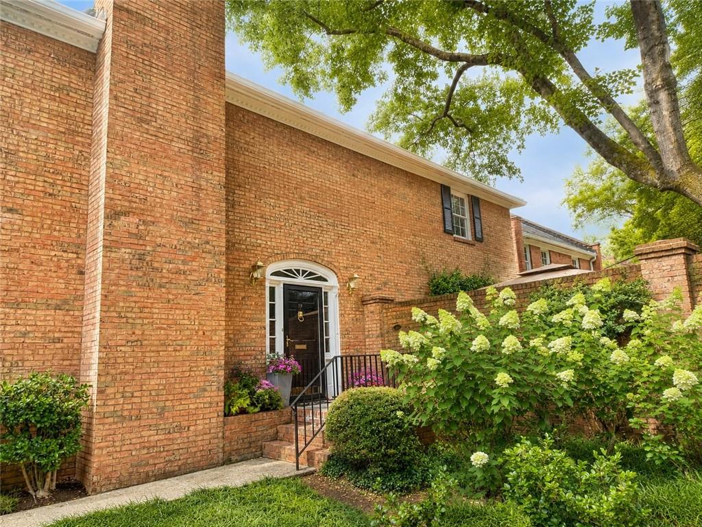 19 Lullwater Place NE Unit 19