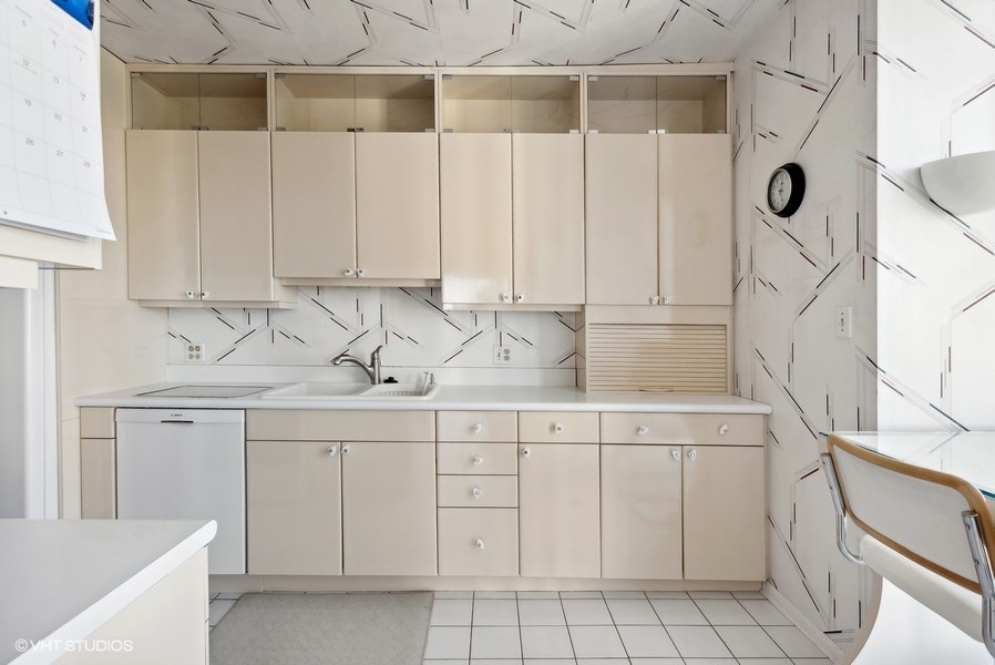 1530 N Dearborn Parkway Unit: 17N