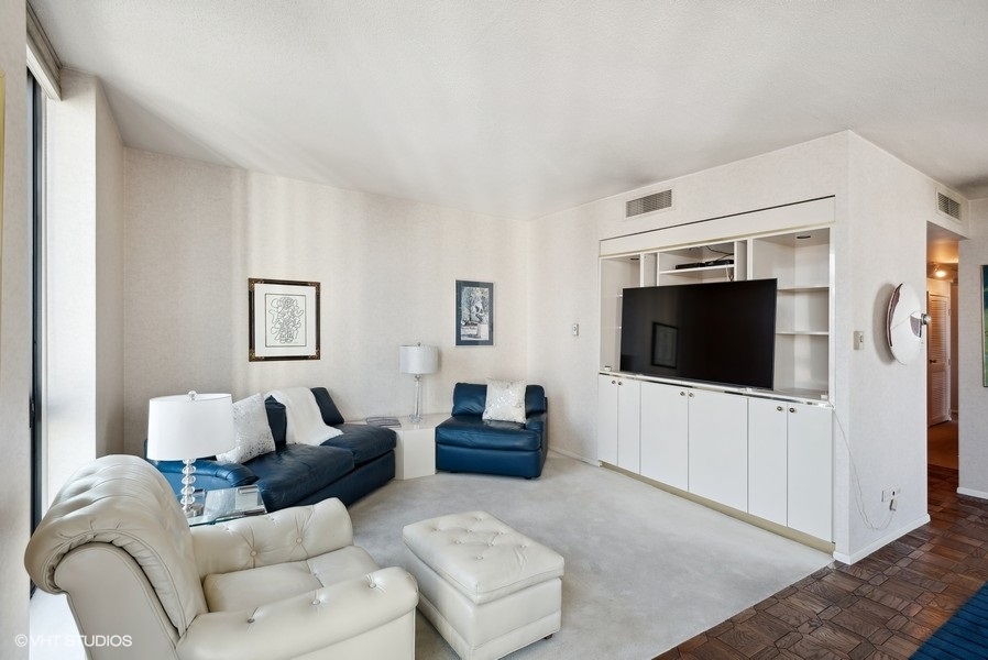 1530 N Dearborn Parkway Unit: 17N