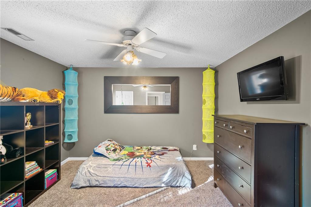 2076 Heidelbury Drive, Winston-Salem