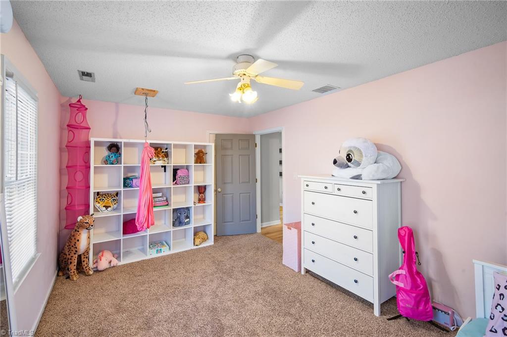 2076 Heidelbury Drive, Winston-Salem