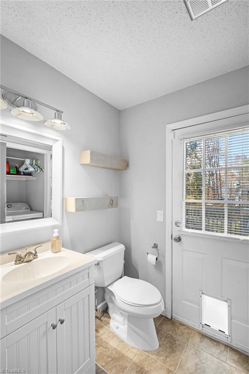 2076 Heidelbury Drive, Winston-Salem