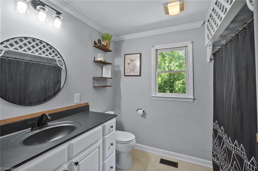 4918 Kaysboro Drive, Winston-Salem