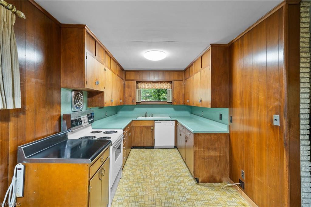 220 Pine Ridge Drive