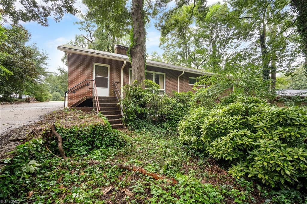 220 Pine Ridge Drive