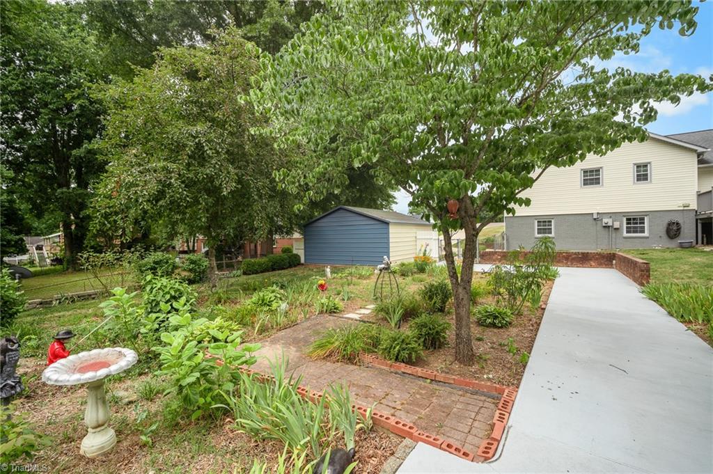 1809 Pope Lane