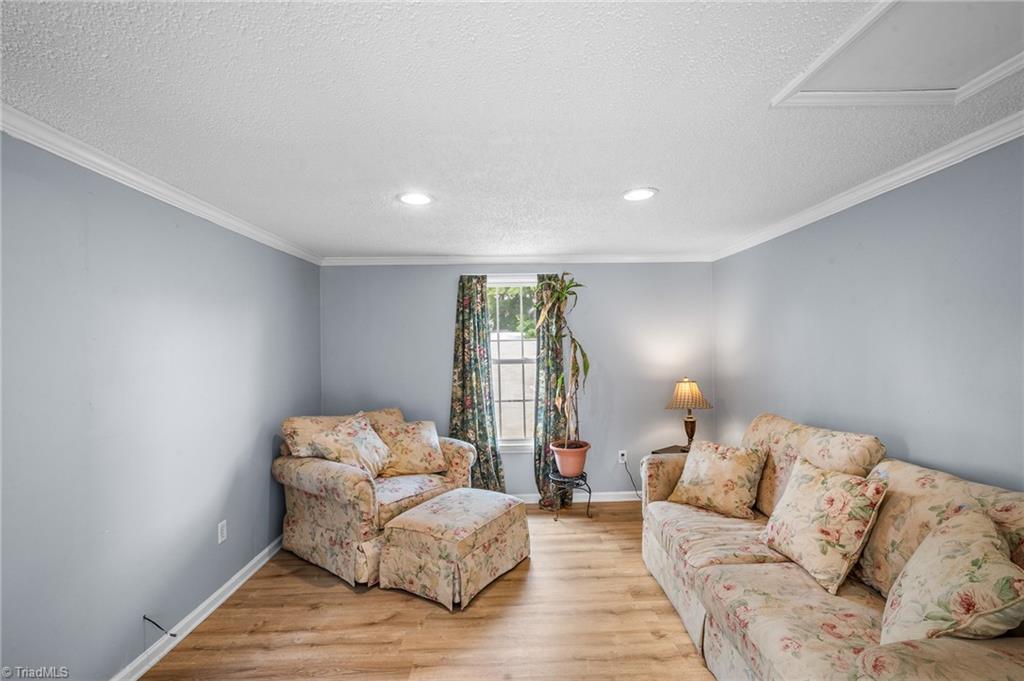 1493 Hartman Road