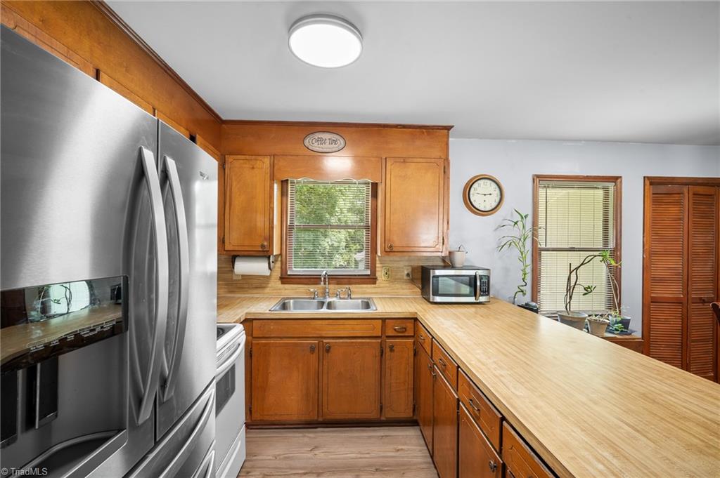 1493 Hartman Road