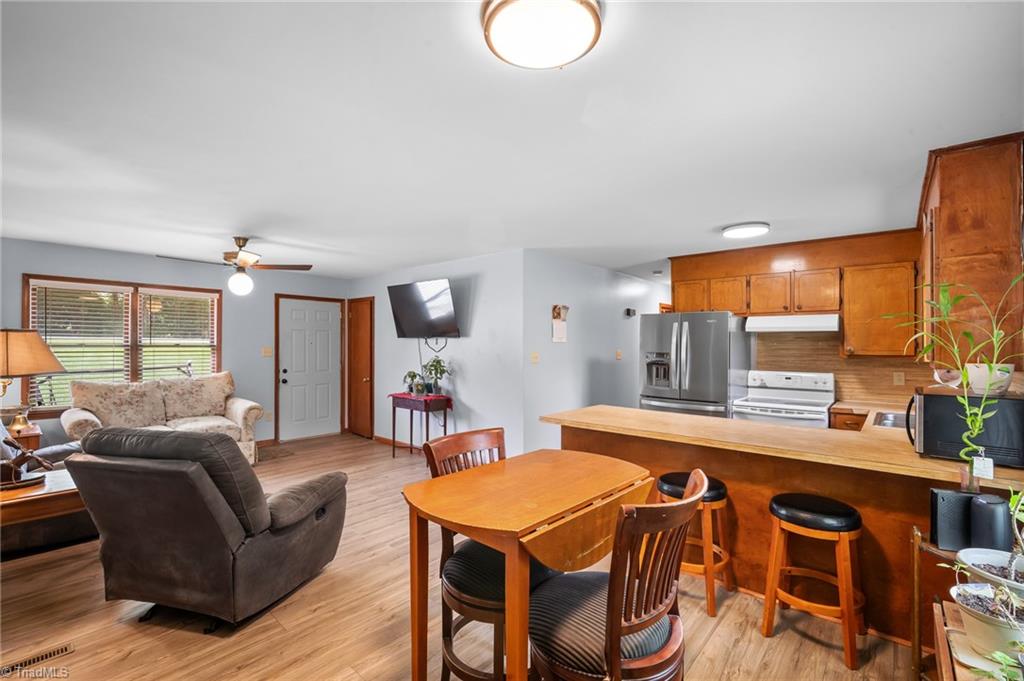 1493 Hartman Road