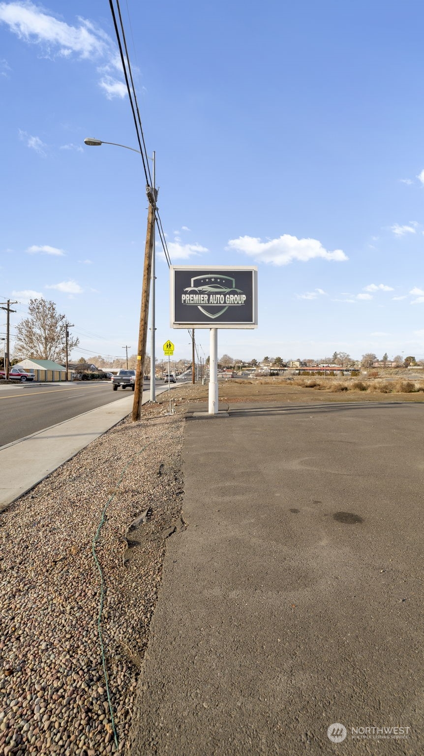 224 W Valley Road