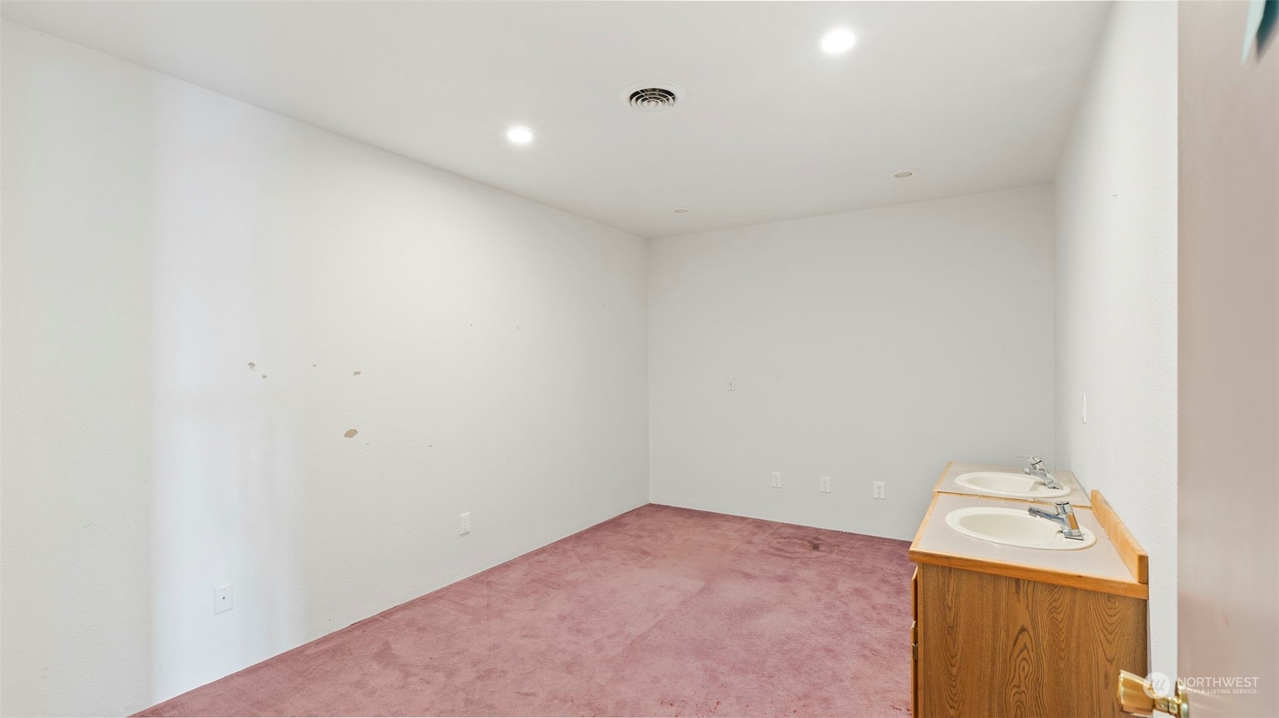 224 W Valley Road