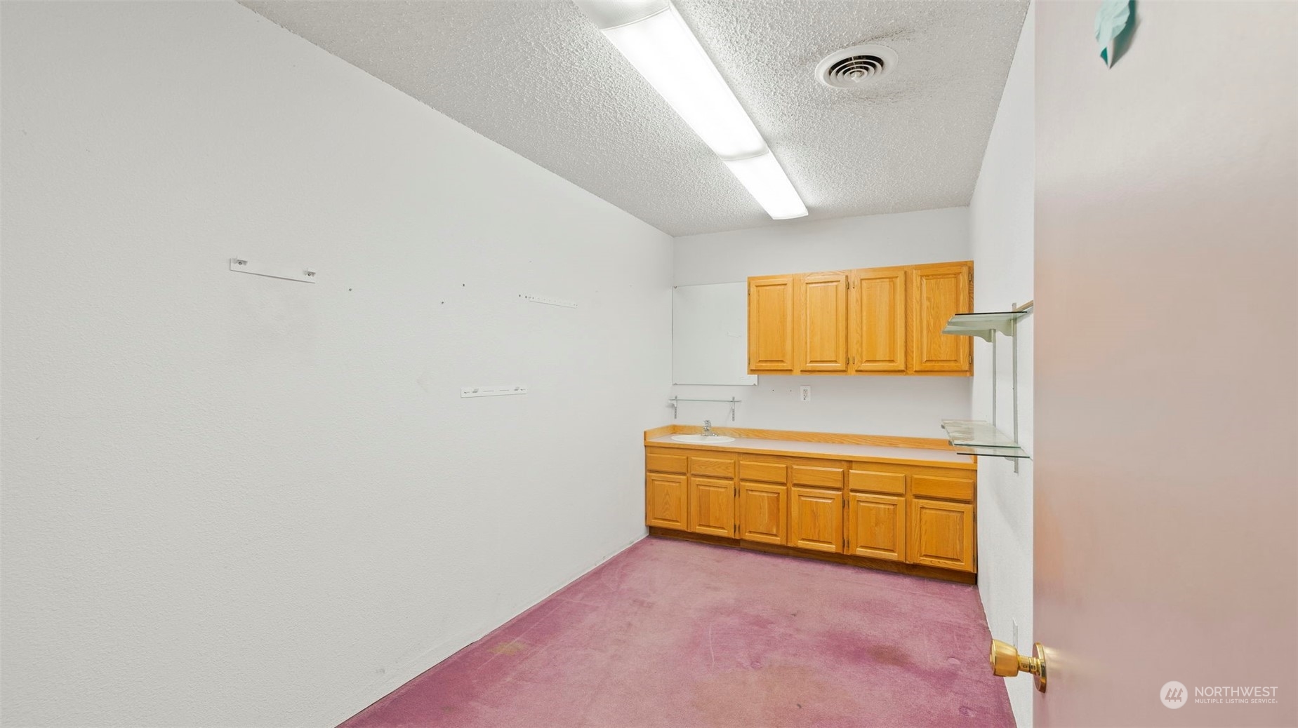 224 W Valley Road