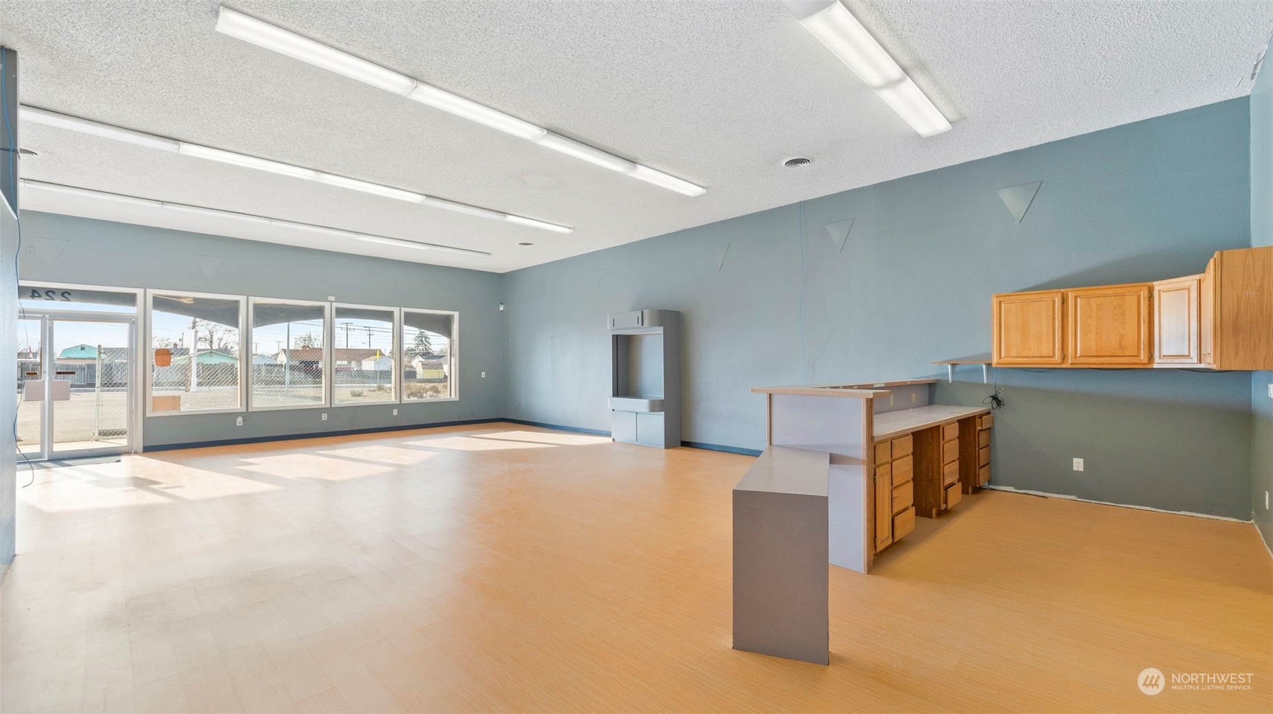 224 W Valley Road