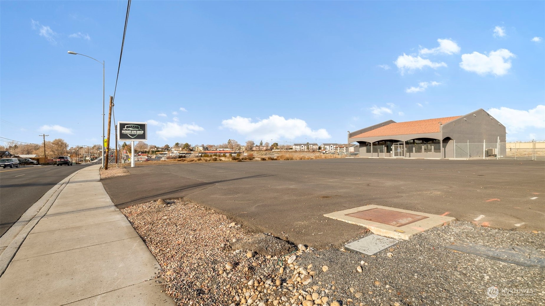 224 W Valley Road