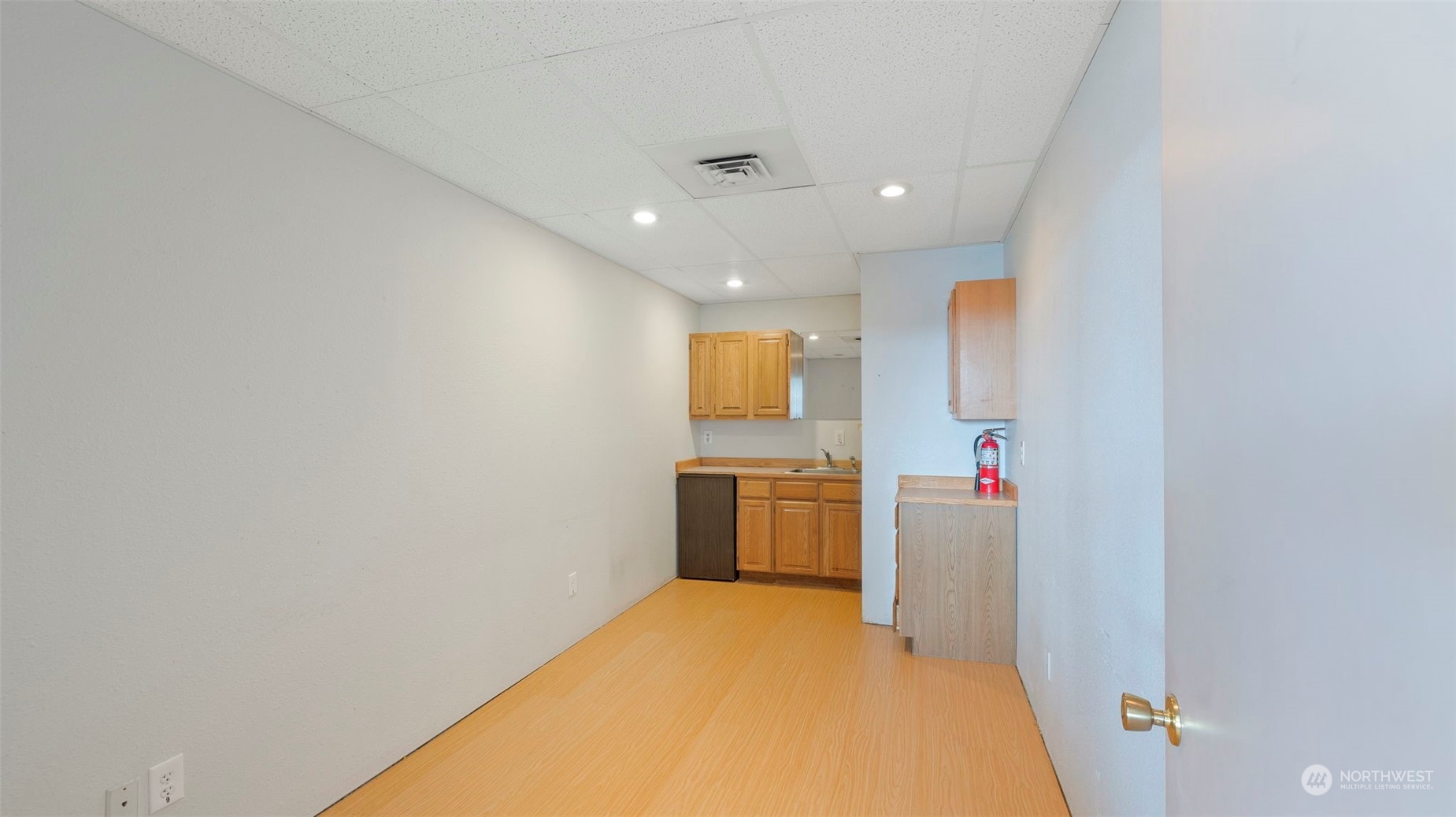 224 W Valley Road